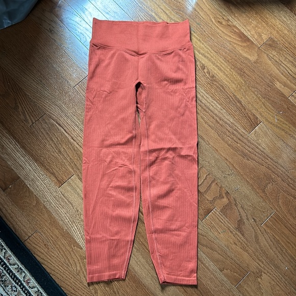 VS PINK Active 2 Piece Ribbed Leggings and Sports bra Set ✨Like New Condition - Picture 8 of 13